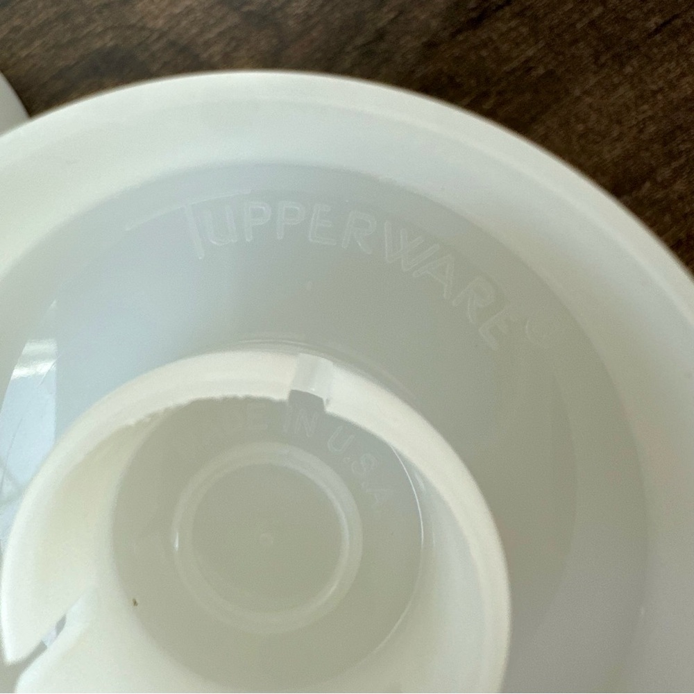 Tupperware 3-piece Condiment Caddy with Lids - Picture 6 of 13